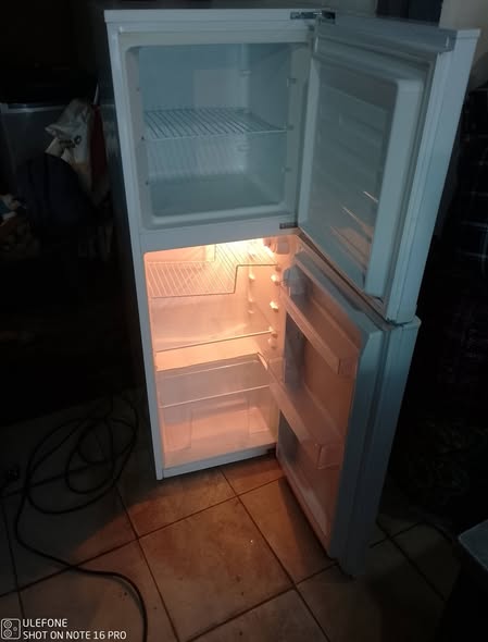 Kic top freezer refrigerator photo 4