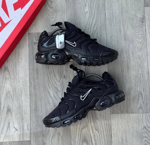 SNEAKERS photo 5