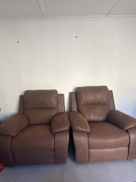 Recliner couch photo 2