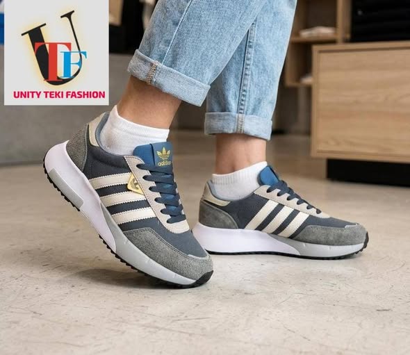Sneakers photo 4