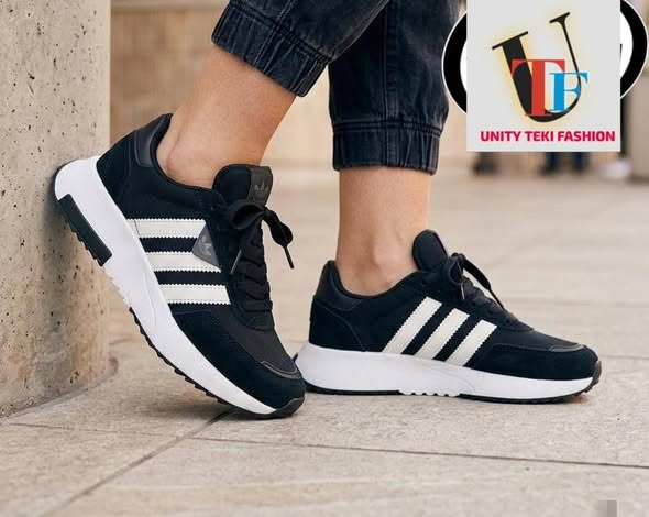 Sneakers photo 3