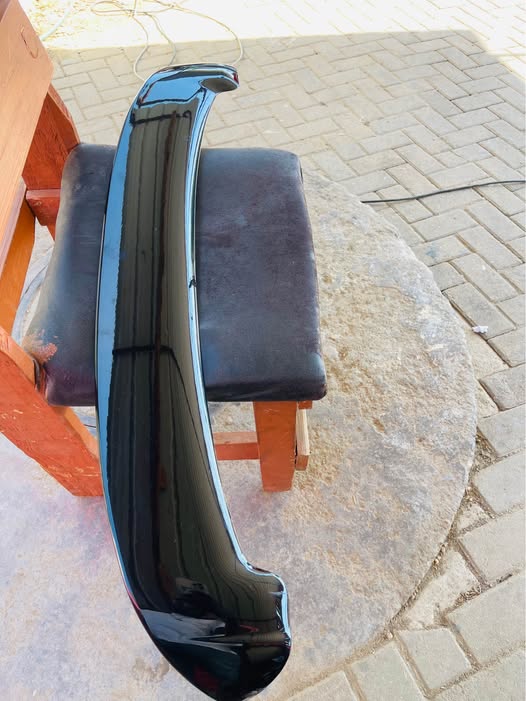 POLO VIVO BOOTS SPOILER photo 1