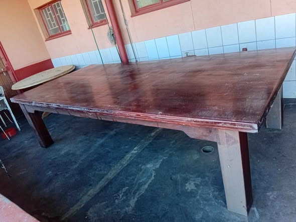 Mahogany wood table photo 1