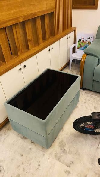 COFFEE TABLE photo 2