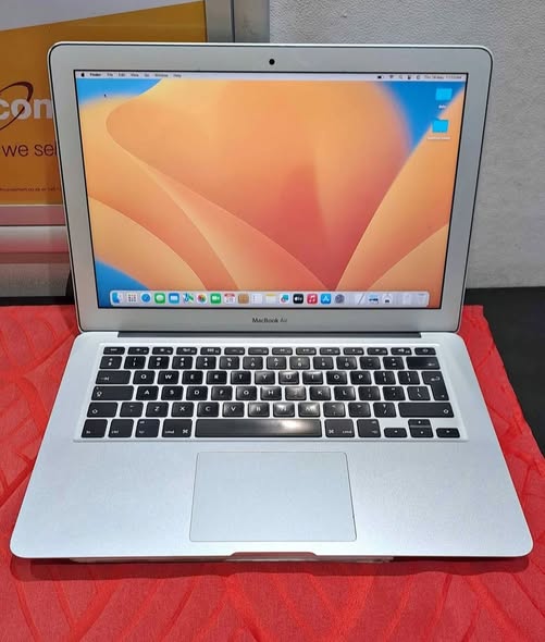 MACBOOK AIR EARLY 2010 photo 1