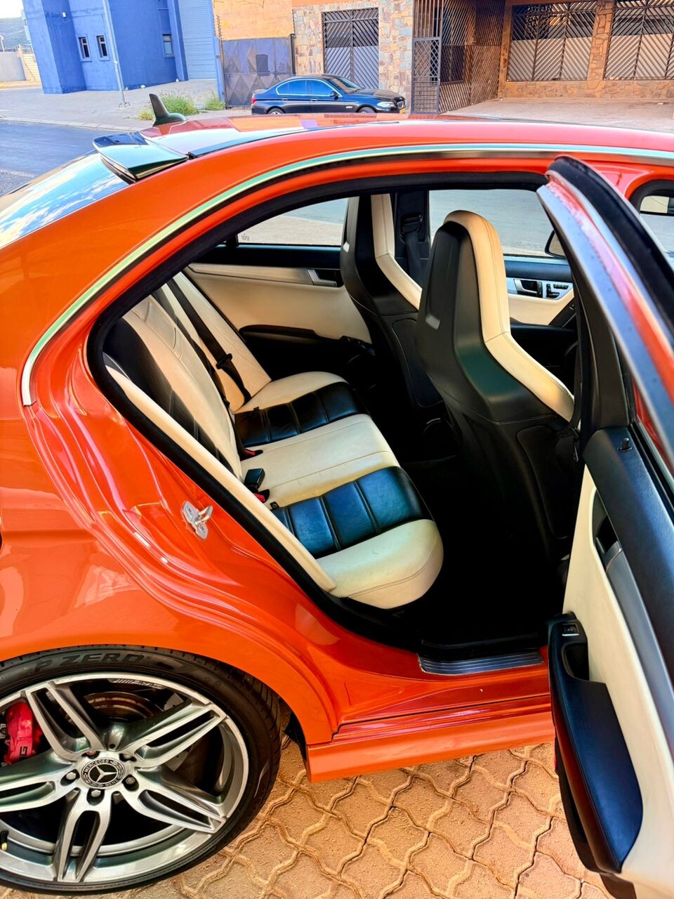 Mercedes Benz C63 AMG photo 6