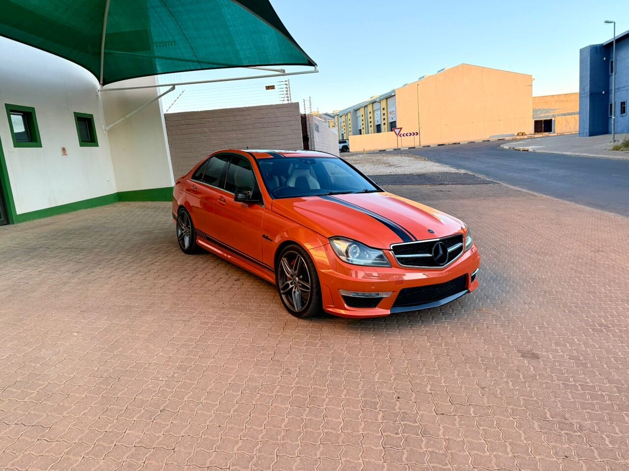 Mercedes Benz C63 AMG photo 1