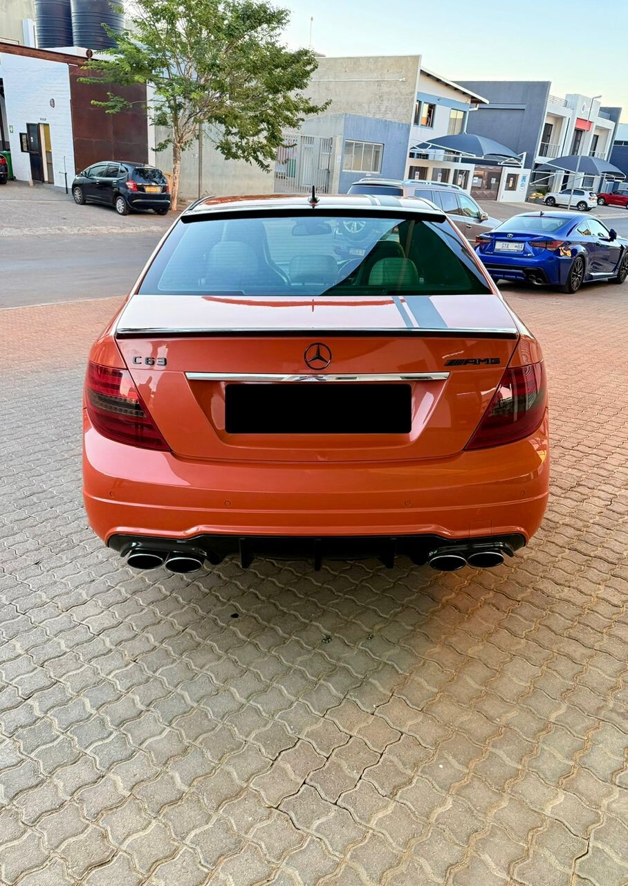 Mercedes Benz C63 AMG photo 7