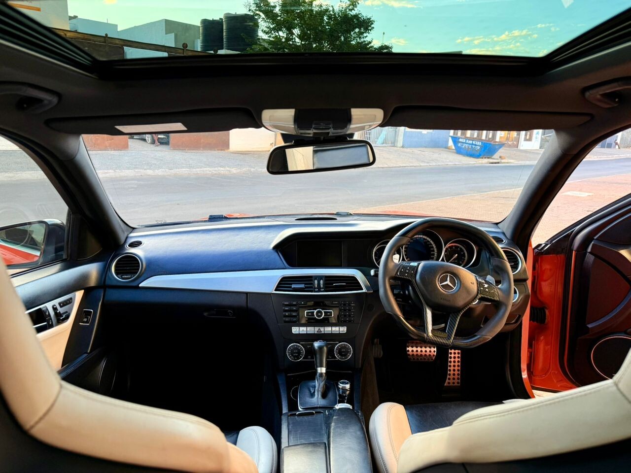 Mercedes Benz C63 AMG photo 5