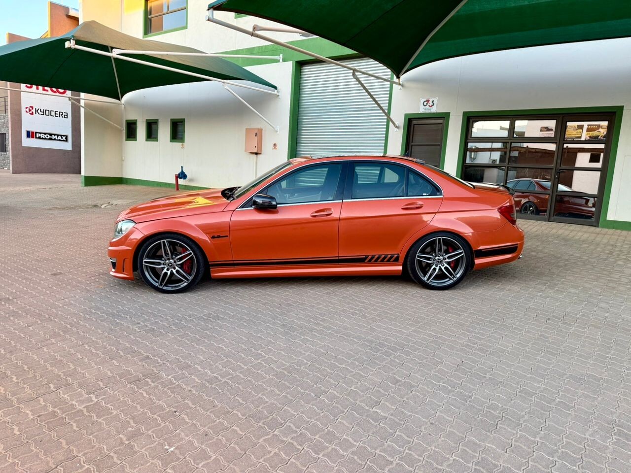 Mercedes Benz C63 AMG photo 1