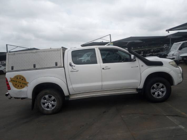 2011 TOYOTA HILUX 3.0 D-4D RAIDER 4X4 photo 2