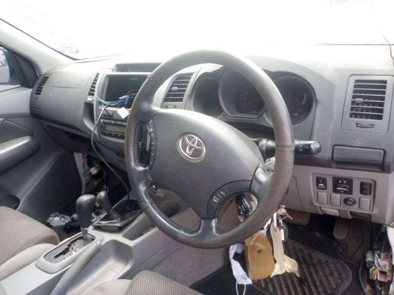 2011 TOYOTA HILUX 3.0 D-4D RAIDER 4X4 photo 3