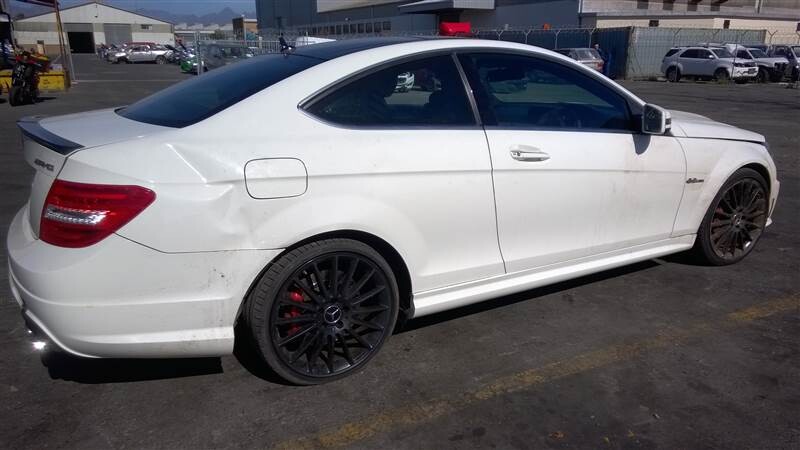 2012 MERCEDES-BENZ C63 AMG COUPE photo 4
