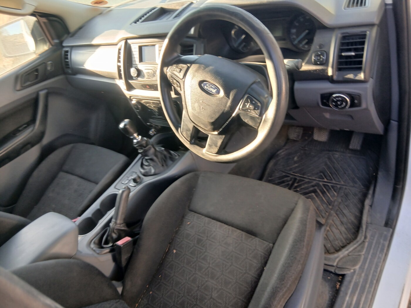 Ford ranger  T6 photo 2