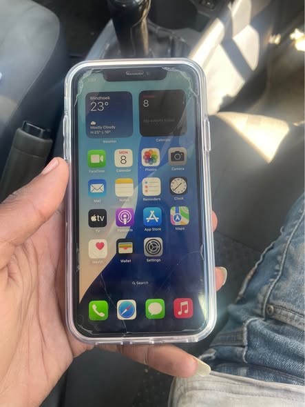 iPhone XR photo 1
