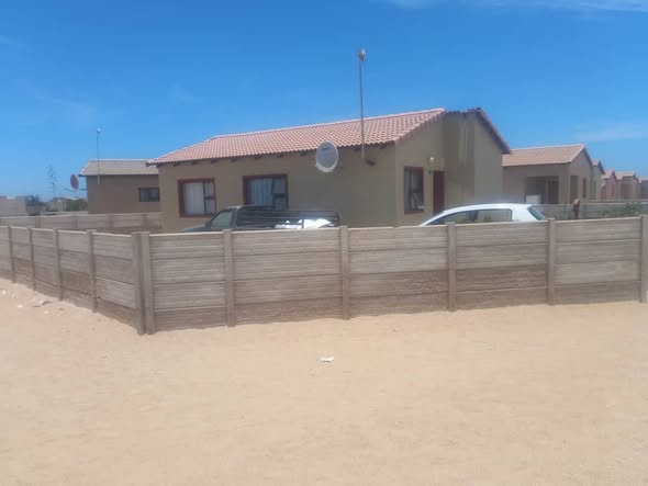3 Bedroom NHE House For Sale In Henties Bay Omdel photo 2