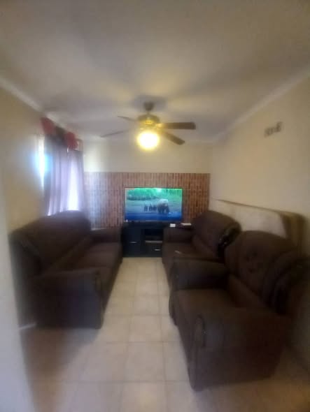 3 Bedroom NHE House For Sale In Henties Bay Omdel photo 5