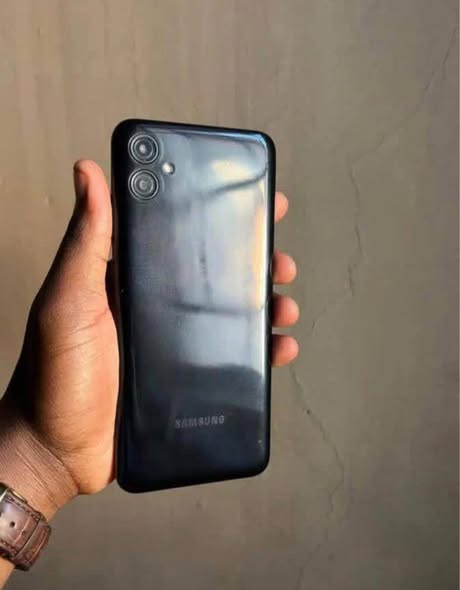 Samsung A04e photo 2