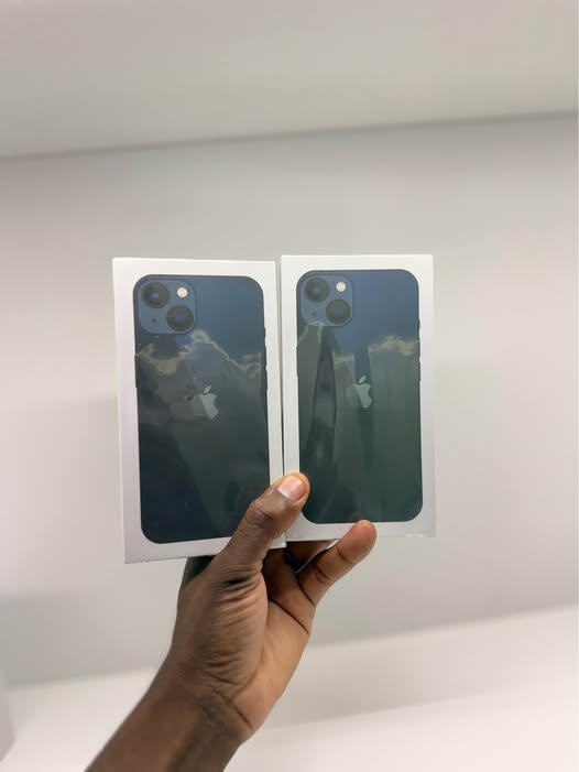 iPhone 13 photo 1