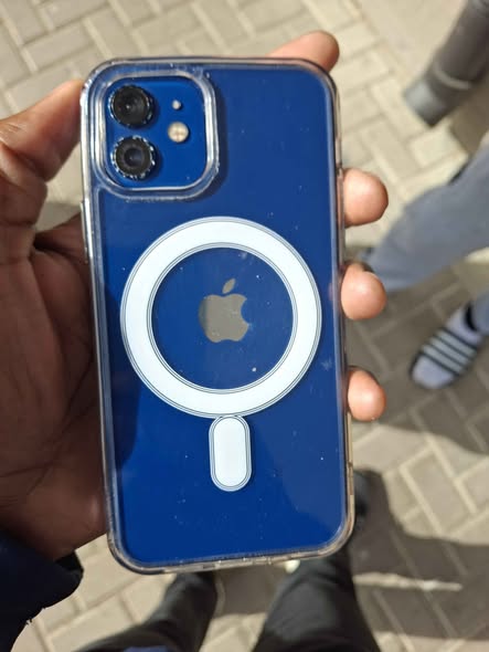 Iphone 12 photo 3