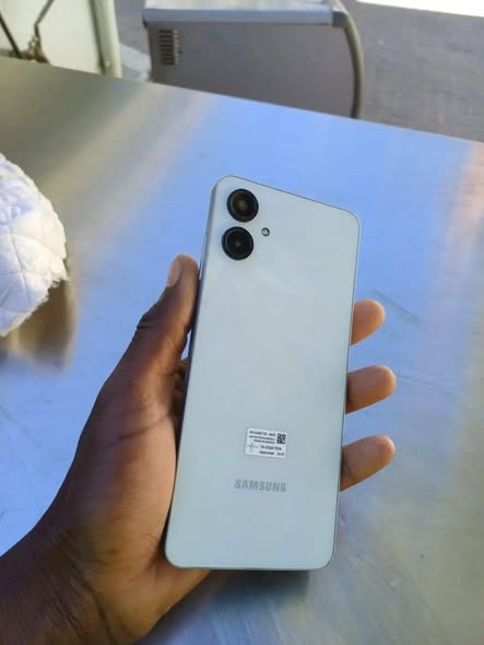 Samsung A06 photo 2