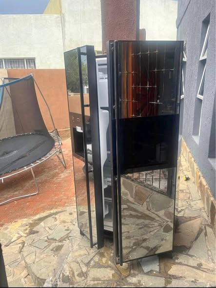 Samsung DoubleDoor Fridge With Water Dispenser photo 1