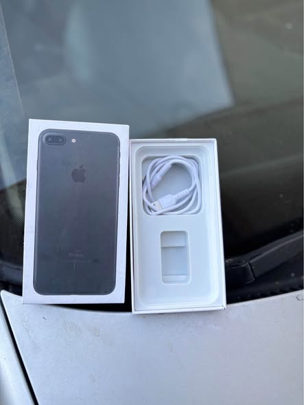 iPhone 7 Plus| 128GB photo 2