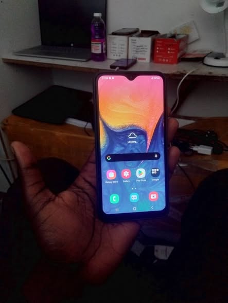 Samsung A10 photo 1