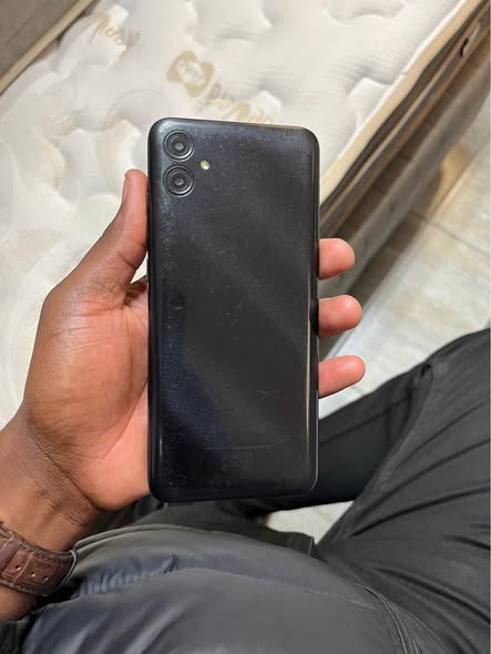 Samsung A04e photo 2