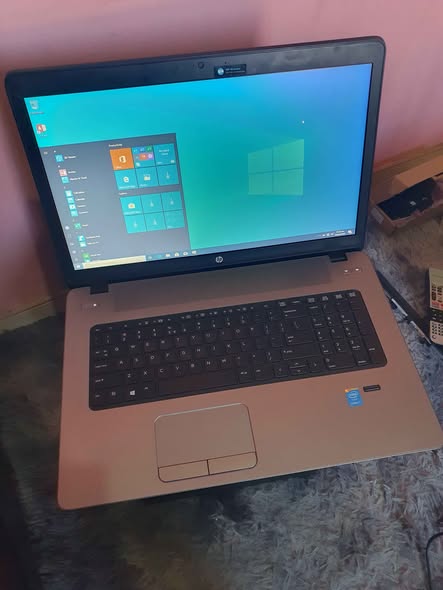 HP laptop core i7 photo 1