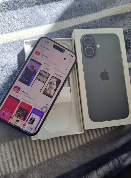 iPhone 17 photo 2