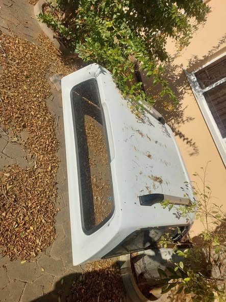 Isuzu Double cap canopy and Grill photo 2