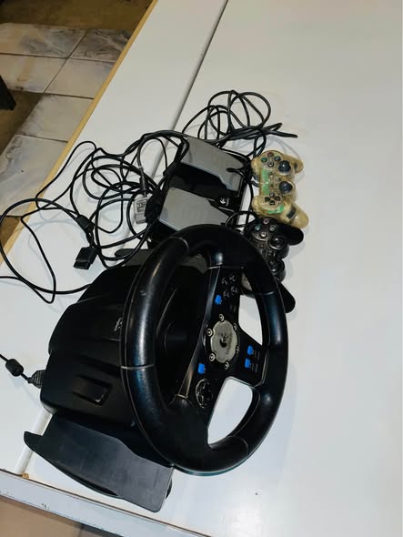 Ps2 Steering wheel and controllers photo 2