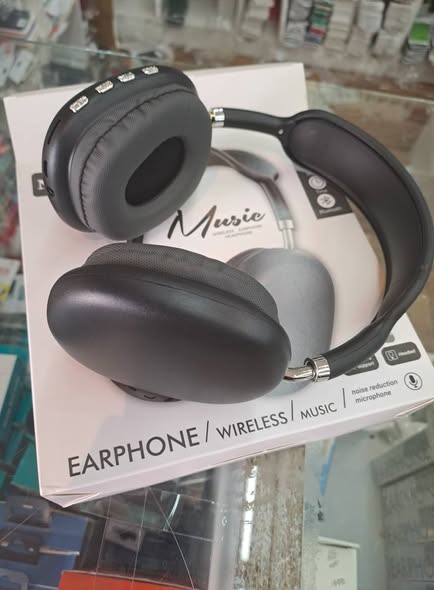Headphones photo 1