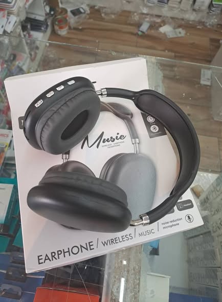 Headphones photo 3