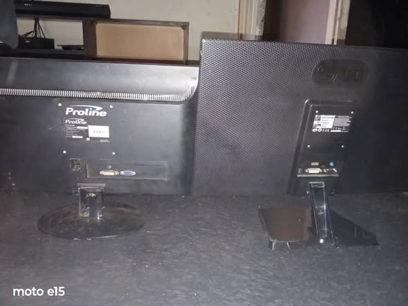 Proline 19inch and LG 24inch monitor photo 2
