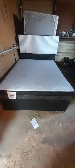 Double bed photo 2