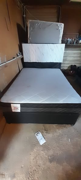 Double bed photo 3