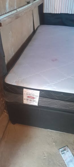 Double bed photo 5