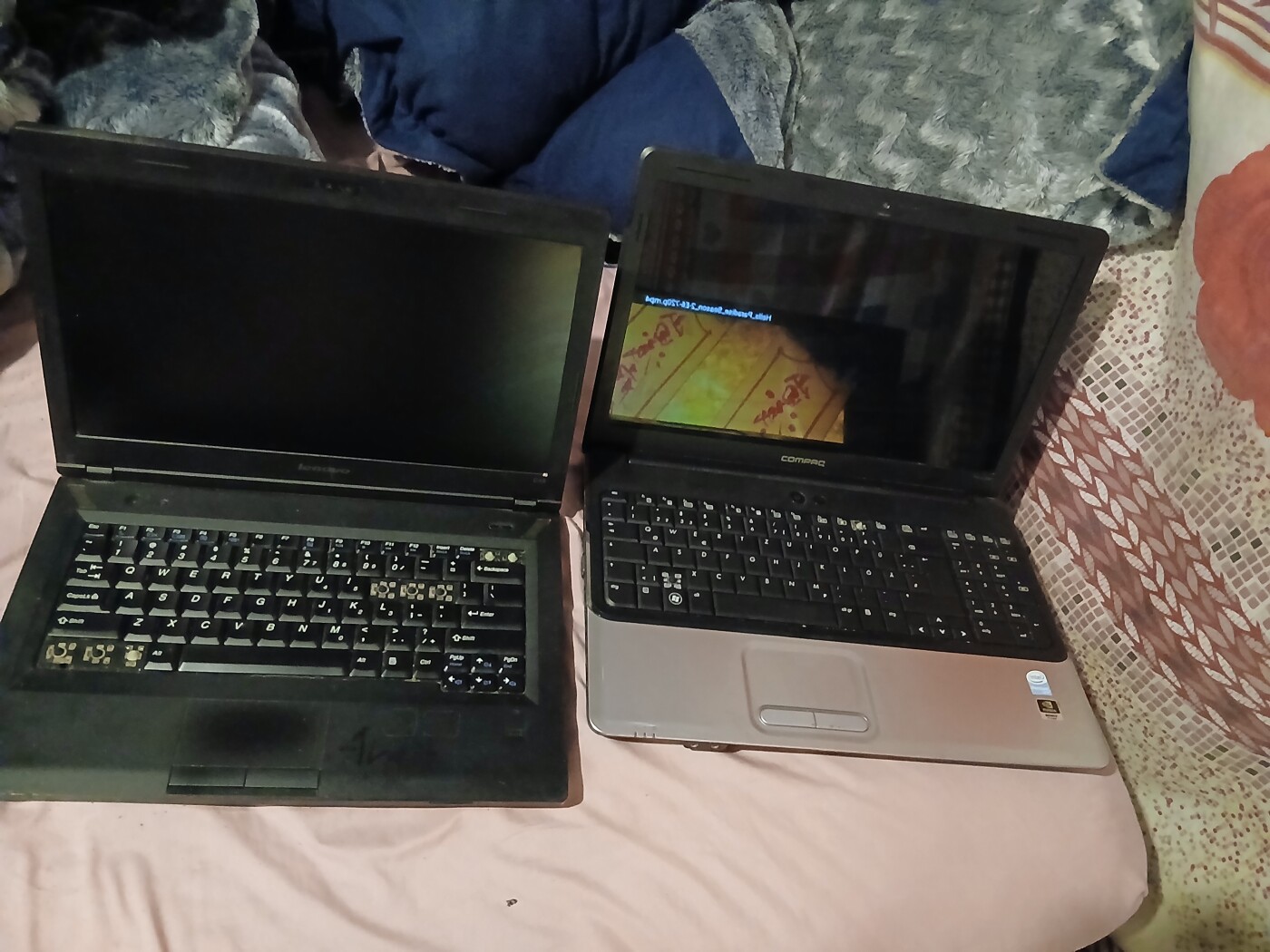 Am selling a laptop need transport money photo 1