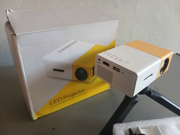 LED PROJECTOR photo 3