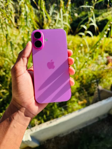 iPhone 16 128GB photo 3