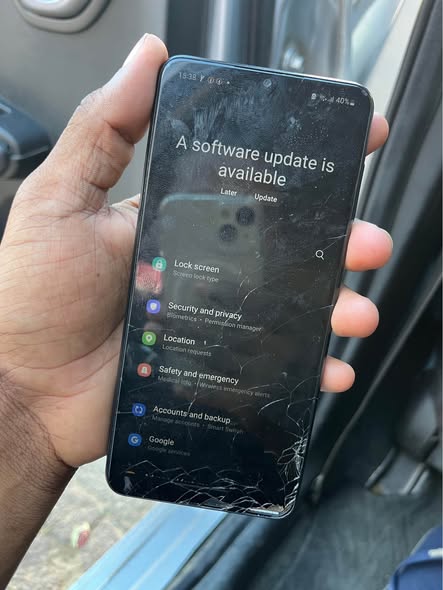 Samsung a04s photo 1