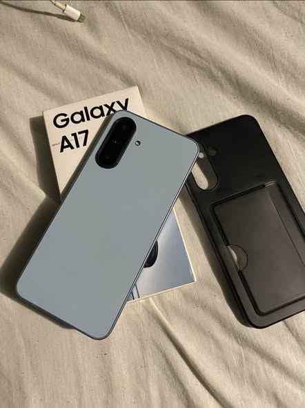 Samsung galaxy A17 photo 1