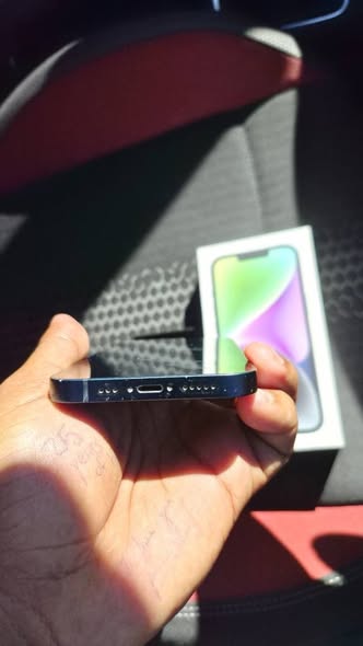 iPhone 14 128gb photo 4
