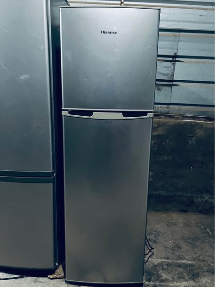 Grey Hisense Fridge photo 4