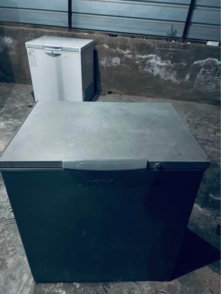 Grey 210 Liters Deep Freezer photo 2