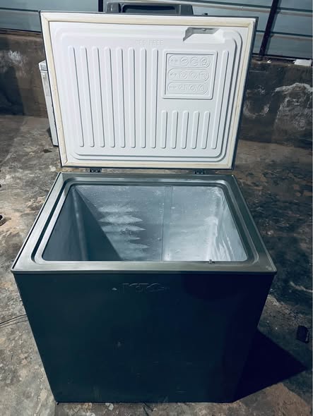 Grey 210 Liters Deep Freezer photo 5