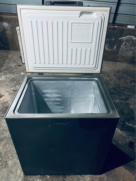 Grey 210 Liters Deep Freezer photo 4