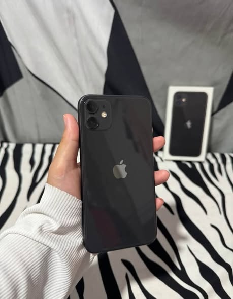 iPhone 11 photo 3